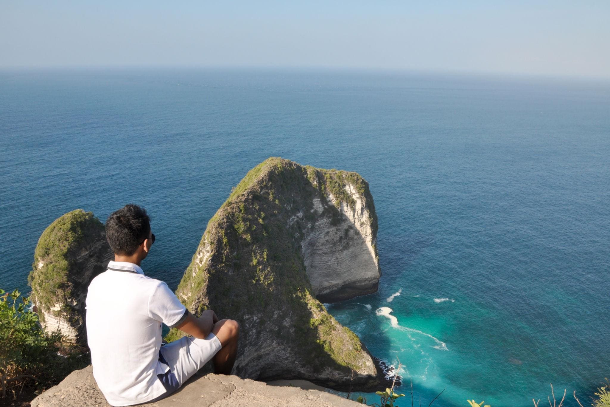 Kunci Hidup Tenang Adalah Traveling di Waktu yang Tepat.